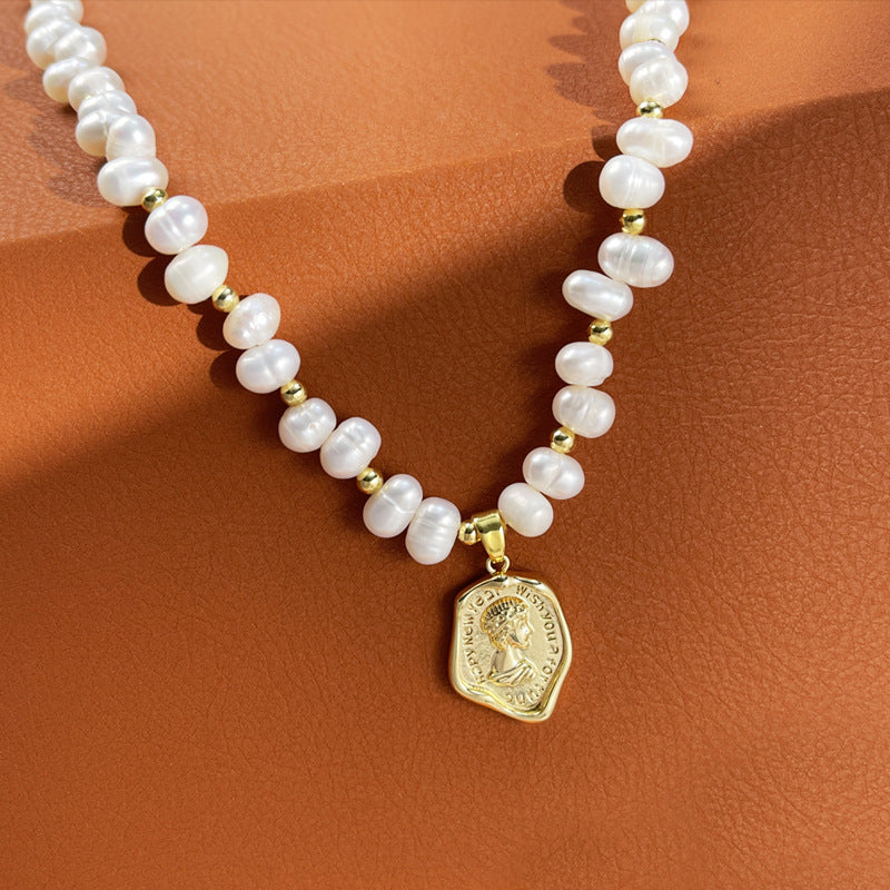 Natural freshwater pearl necklace